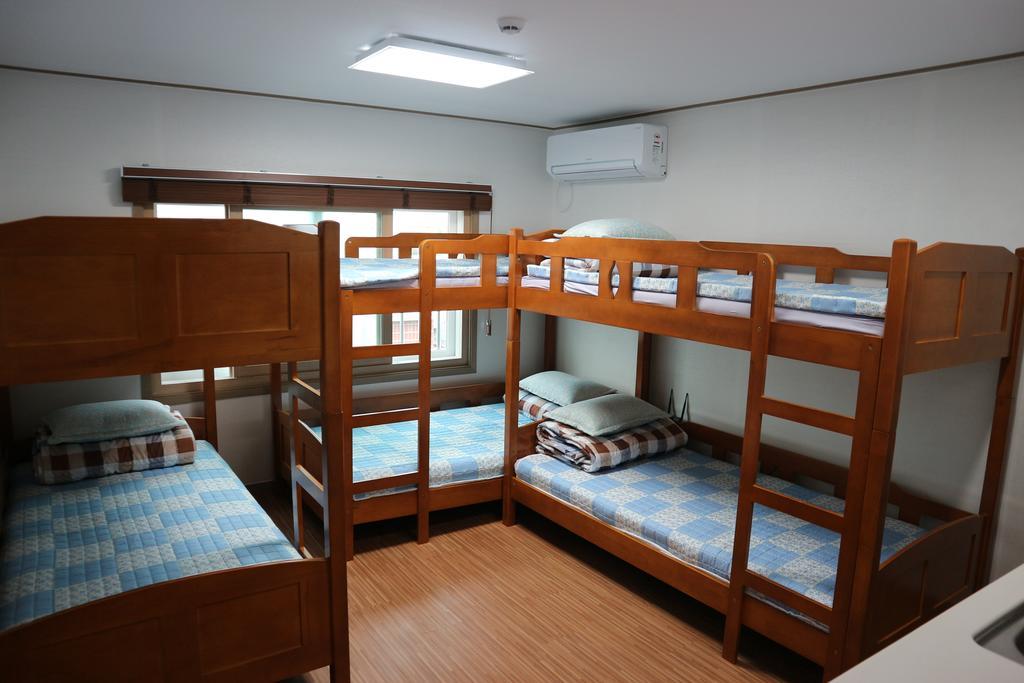 Blue Island Guesthouse Seogwipo-stad Buitenkant foto