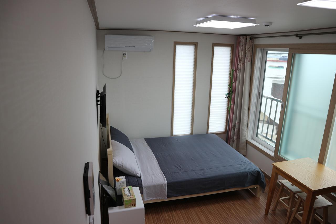 Blue Island Guesthouse Seogwipo-stad Buitenkant foto