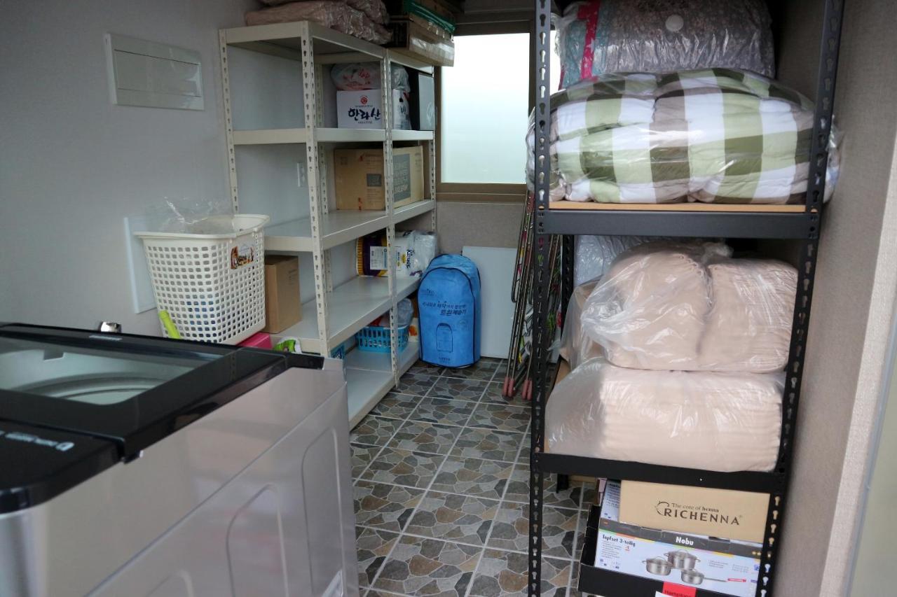 Blue Island Guesthouse Seogwipo-stad Buitenkant foto