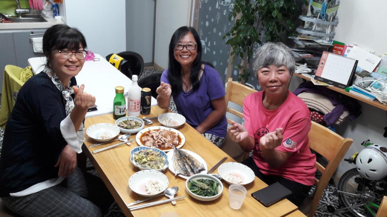 Blue Island Guesthouse Seogwipo-stad Buitenkant foto