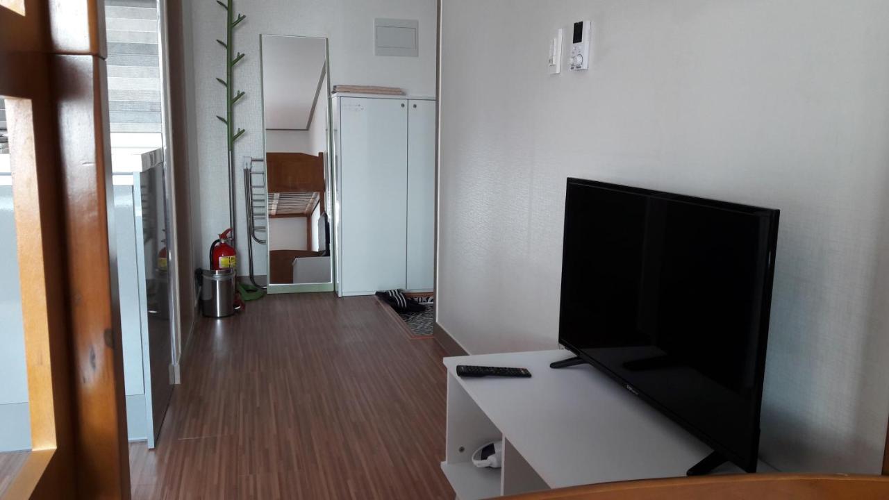 Blue Island Guesthouse Seogwipo-stad Buitenkant foto