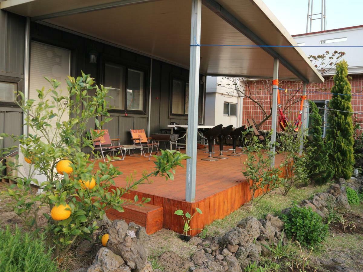 Blue Island Guesthouse Seogwipo-stad Buitenkant foto
